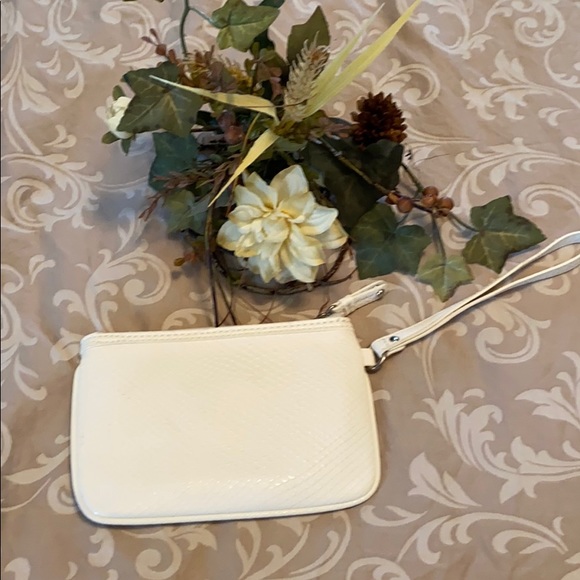 Nine West White Wristlet - Picture 2 of 5